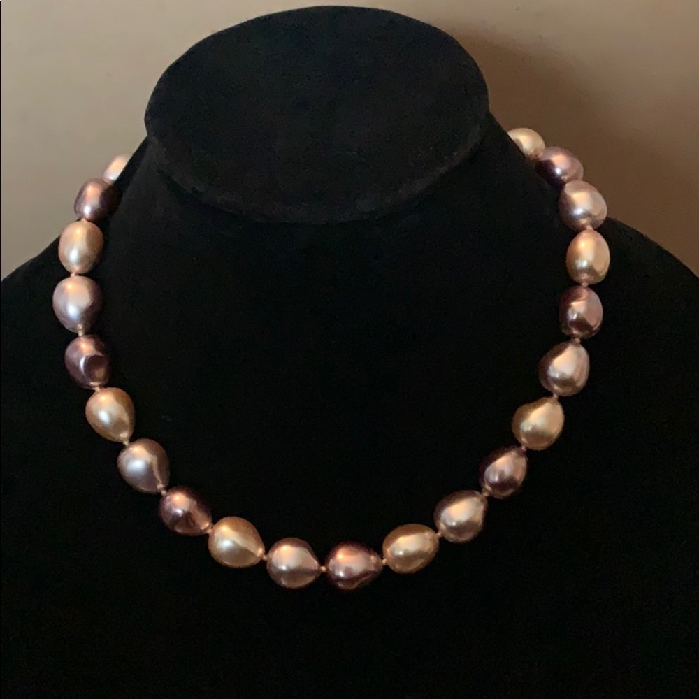 Magnetic closure necklace